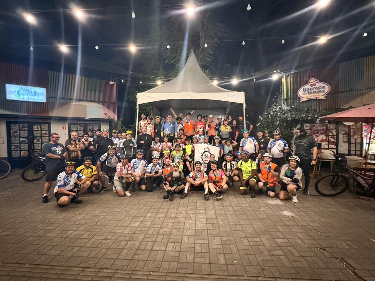 Pelotão do Pedal Só Alegria reunido no Paço Municipal de Santo André